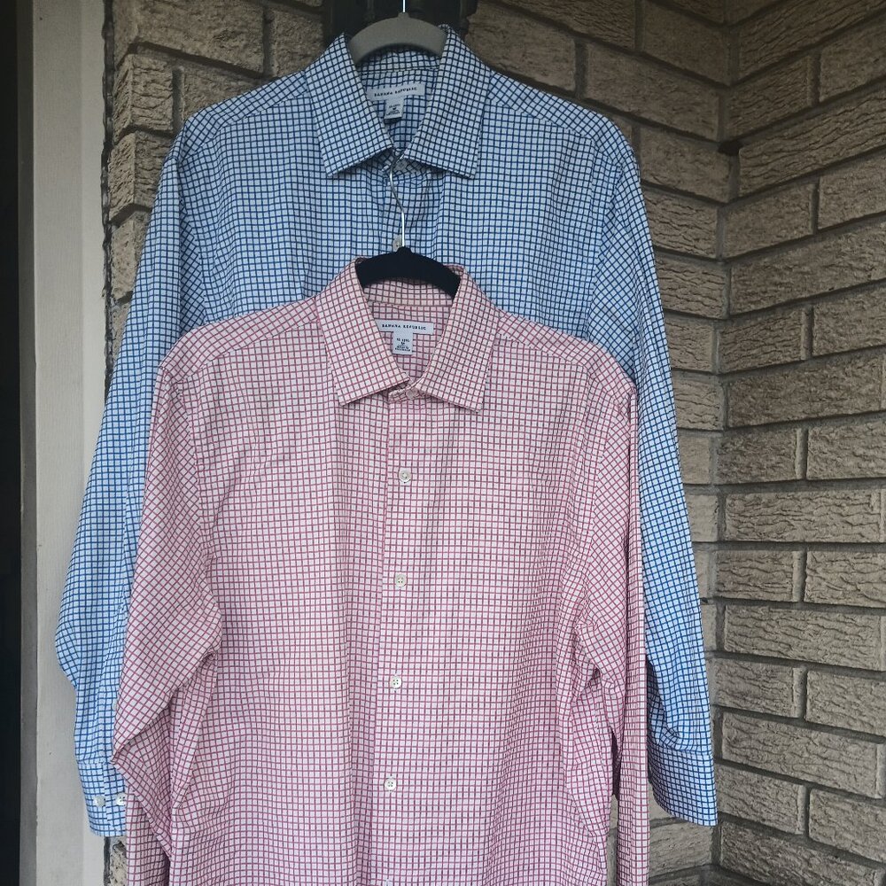 Set Of 2 Men's Banana Republic long sleeve shirts
